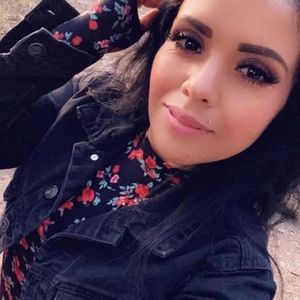 Meet your Posher, Mayra